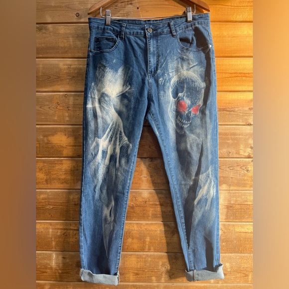 💀 Custom Airbrushed Halloween Skull Themed Jeans – Size 35 💀 High Rise w/Stretch - Picture 4 of 10